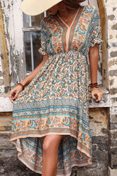 Robe bohème à dos nu et décolleté plongeant